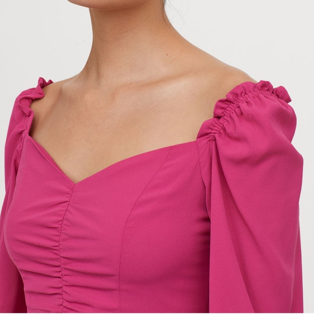 NWT Ruffled Blouse with Balloon Sleeve Mini-Peplum - Picture 4 of 6